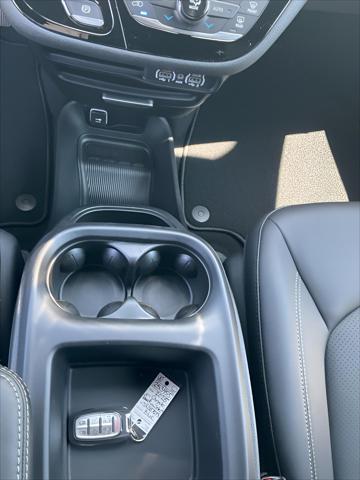 new 2025 Chrysler Pacifica car, priced at $43,113