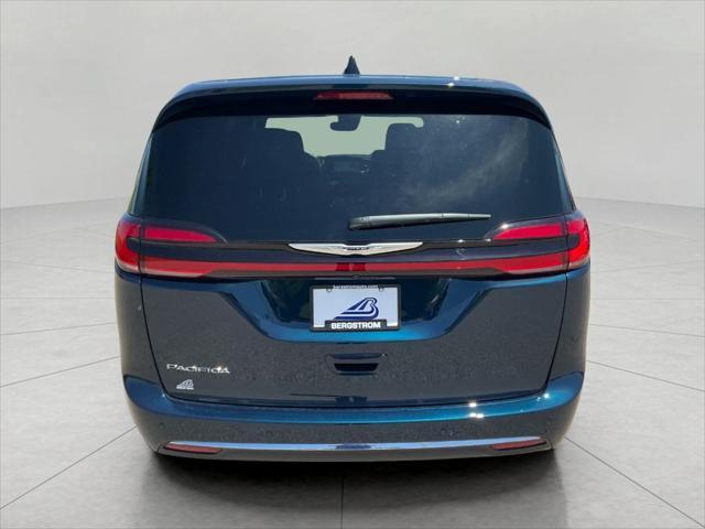 new 2025 Chrysler Pacifica car, priced at $43,113
