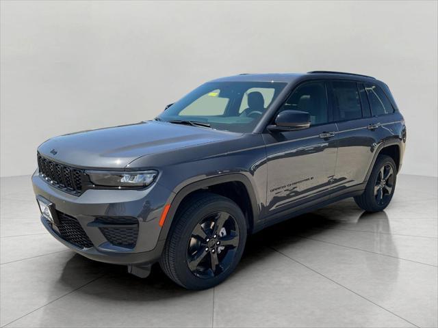 new 2025 Jeep Grand Cherokee car, priced at $45,010