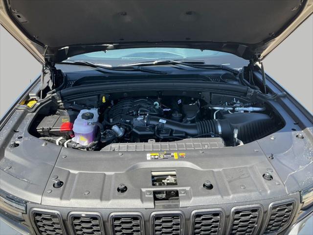 new 2025 Jeep Grand Cherokee car, priced at $45,010