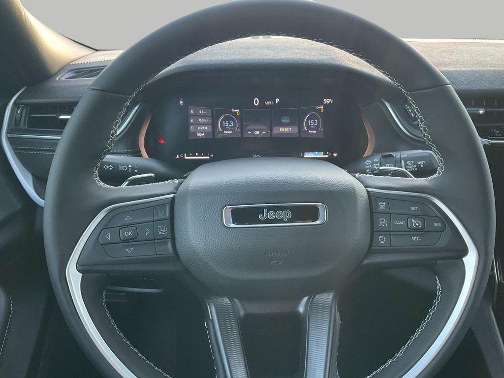 new 2025 Jeep Grand Cherokee car, priced at $43,831