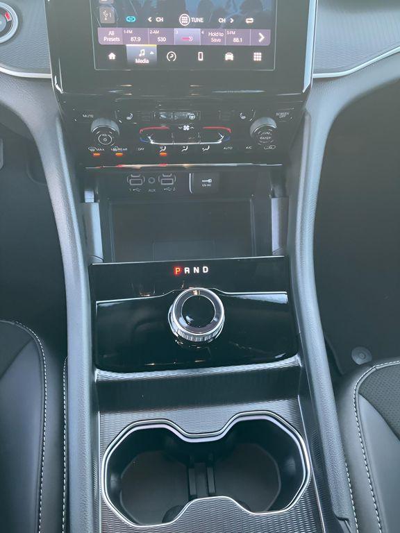 new 2025 Jeep Grand Cherokee car, priced at $43,831