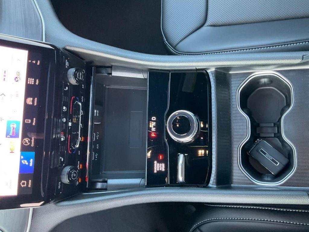 new 2025 Jeep Grand Cherokee car, priced at $51,921