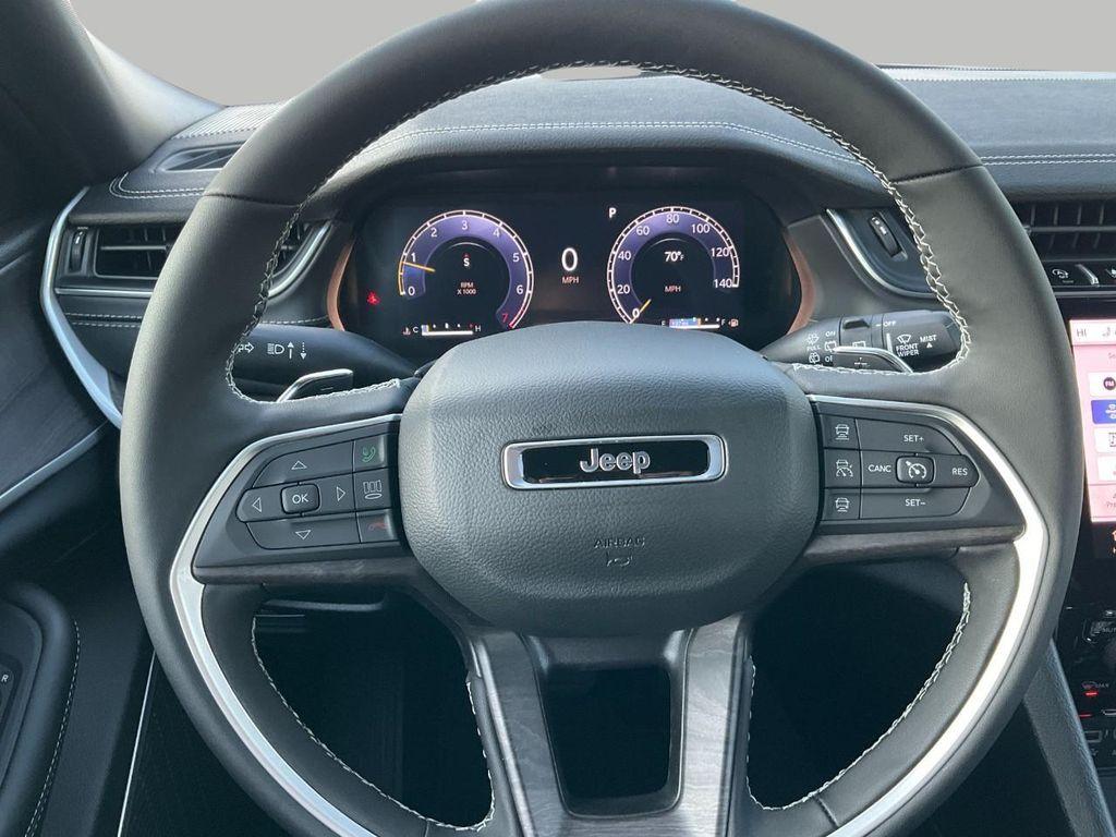 new 2025 Jeep Grand Cherokee car, priced at $51,921