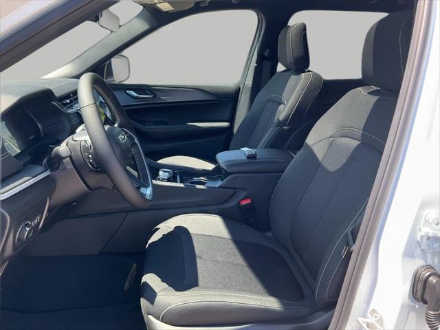 new 2025 Jeep Grand Cherokee L car, priced at $42,555
