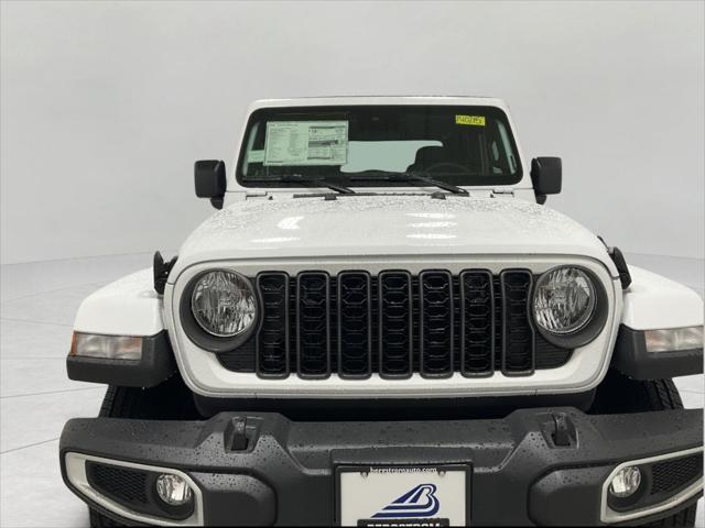 new 2024 Jeep Gladiator car, priced at $41,985