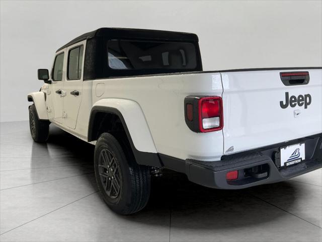 new 2024 Jeep Gladiator car, priced at $39,985