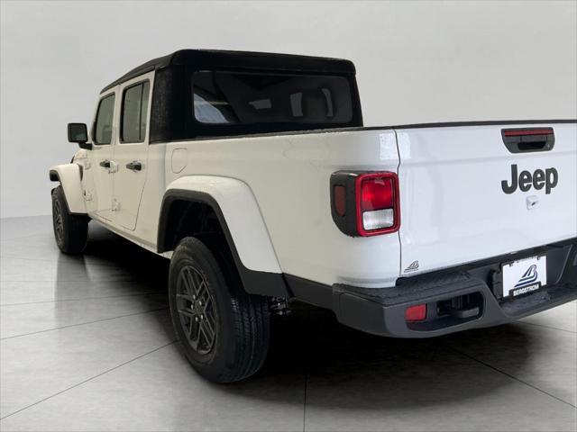 new 2024 Jeep Gladiator car, priced at $40,385