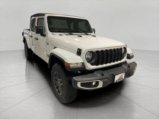 new 2024 Jeep Gladiator car, priced at $39,985