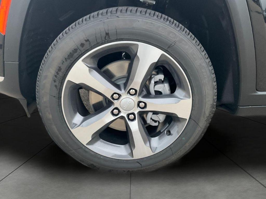 new 2025 Jeep Grand Cherokee L car, priced at $49,813