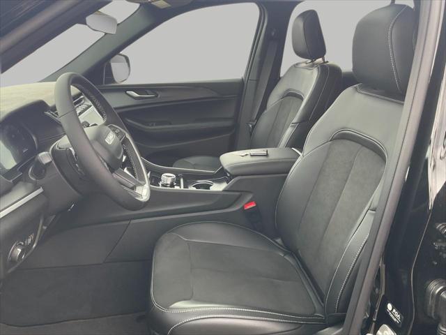 new 2025 Jeep Grand Cherokee car, priced at $44,910
