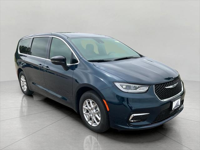 new 2025 Chrysler Pacifica car, priced at $43,113
