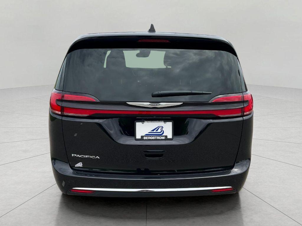 new 2025 Chrysler Pacifica car, priced at $39,225