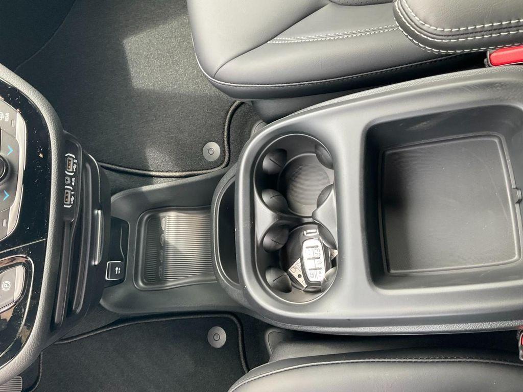 new 2025 Chrysler Pacifica car, priced at $39,225