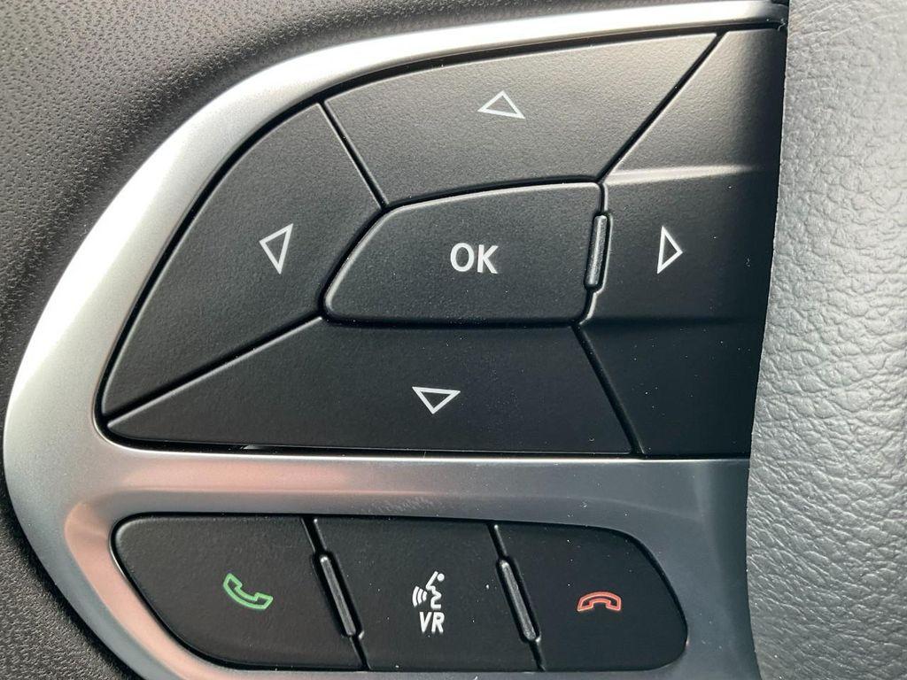 new 2025 Chrysler Pacifica car, priced at $39,225