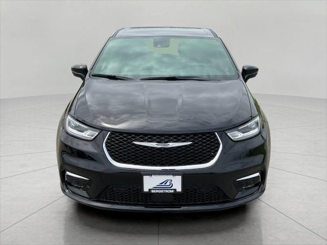 new 2025 Chrysler Pacifica car, priced at $42,690