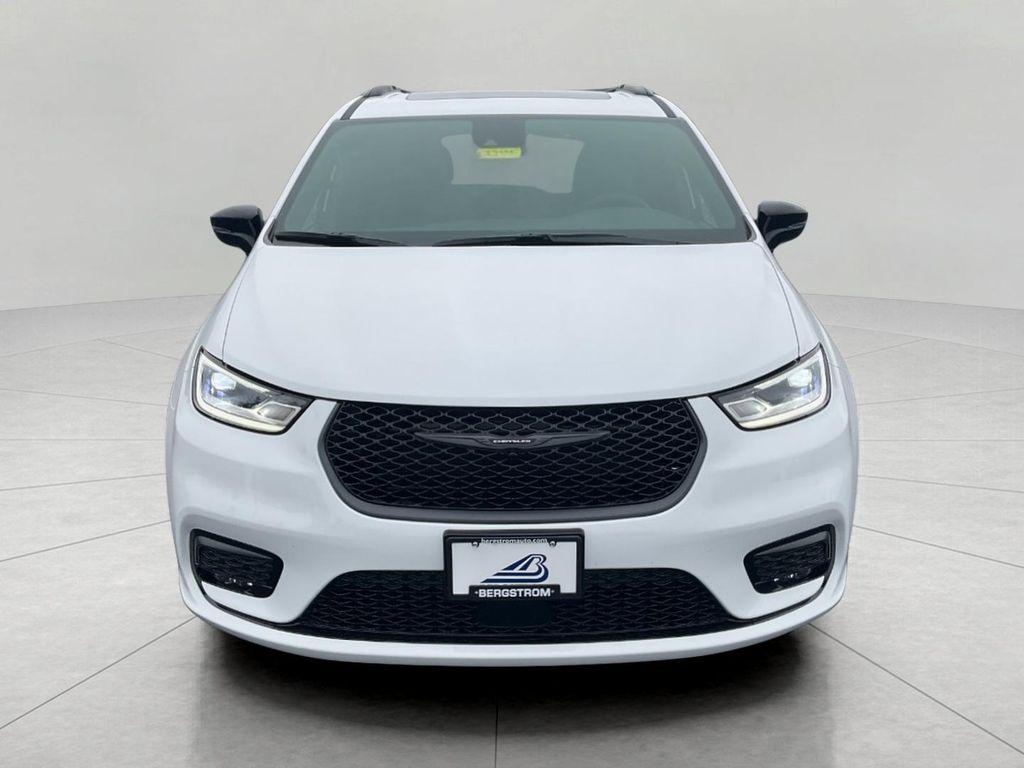 new 2025 Chrysler Pacifica car, priced at $42,763