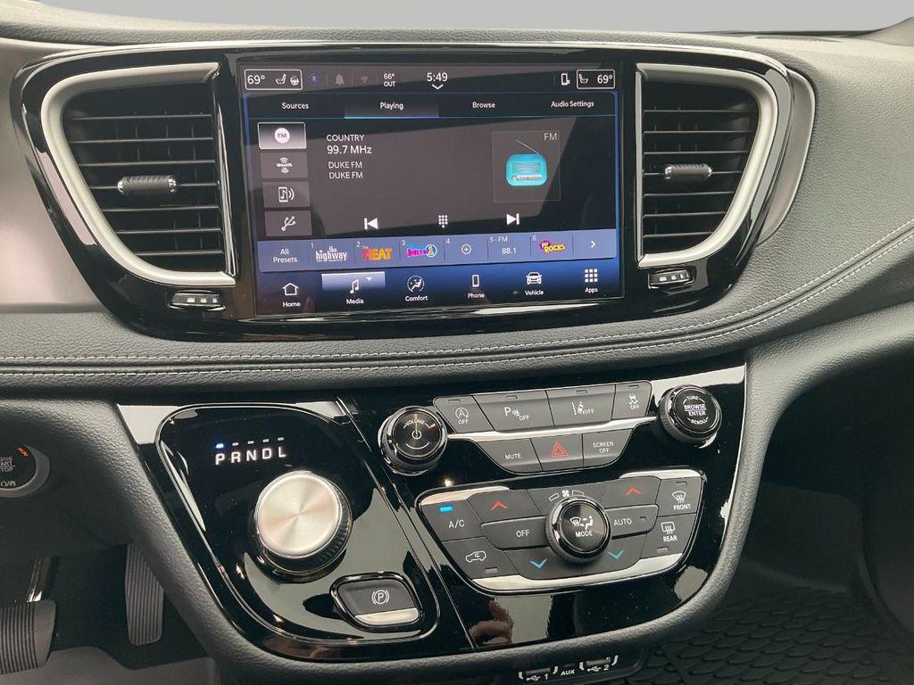 new 2025 Chrysler Pacifica car, priced at $42,763