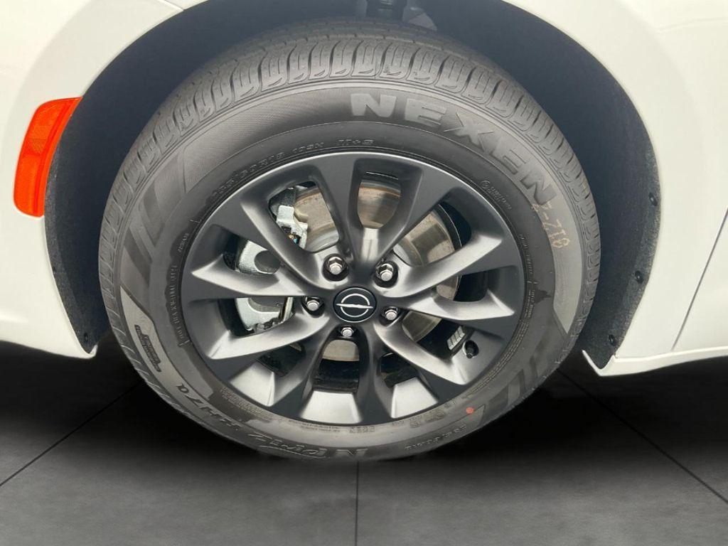 new 2025 Chrysler Pacifica car, priced at $42,763