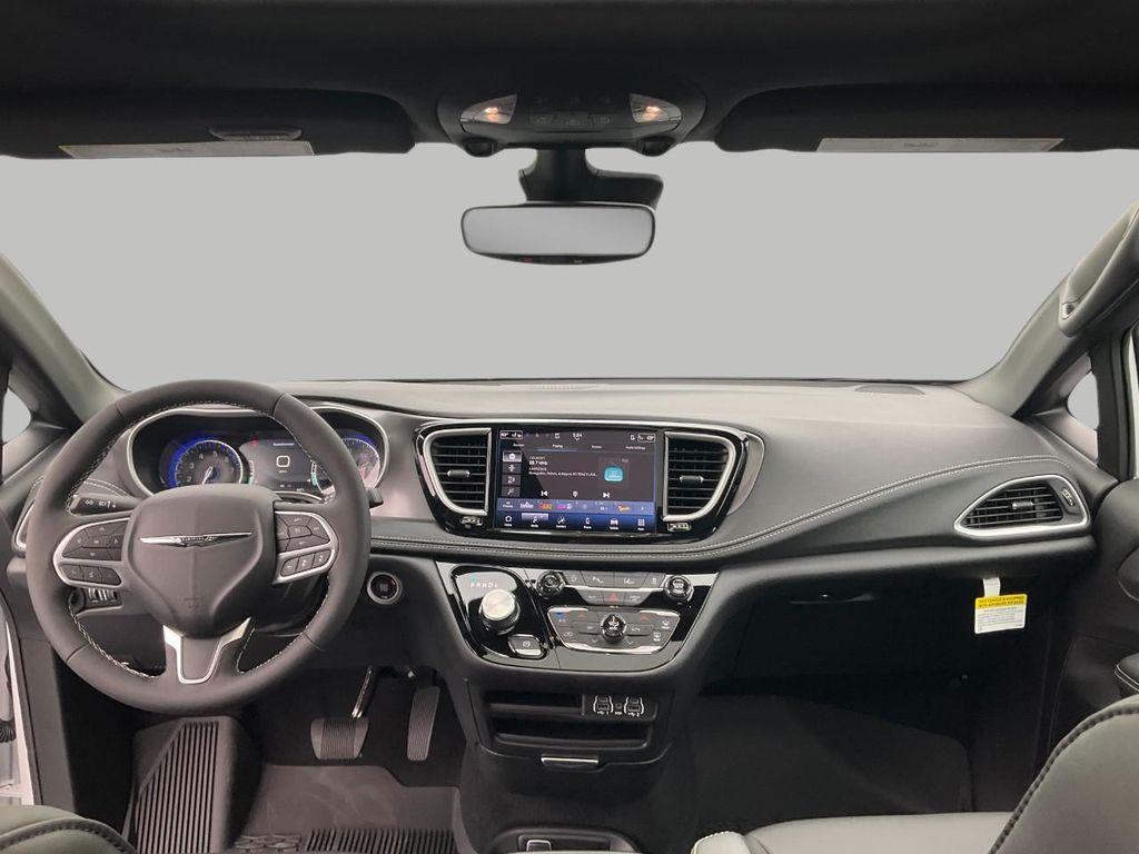 new 2025 Chrysler Pacifica car, priced at $42,763