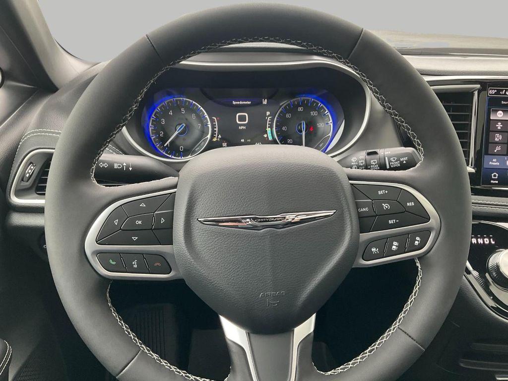 new 2025 Chrysler Pacifica car, priced at $42,763