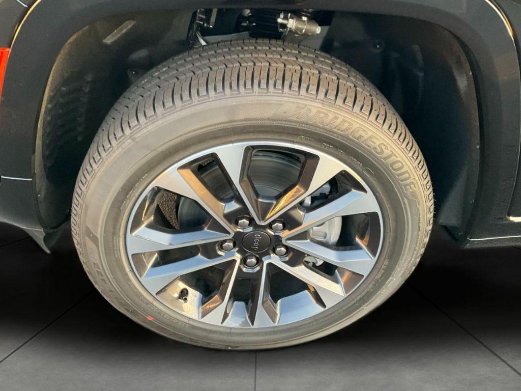 new 2025 Jeep Grand Cherokee L car, priced at $62,151