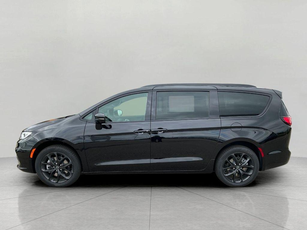 new 2026 Chrysler Pacifica car, priced at $53,124
