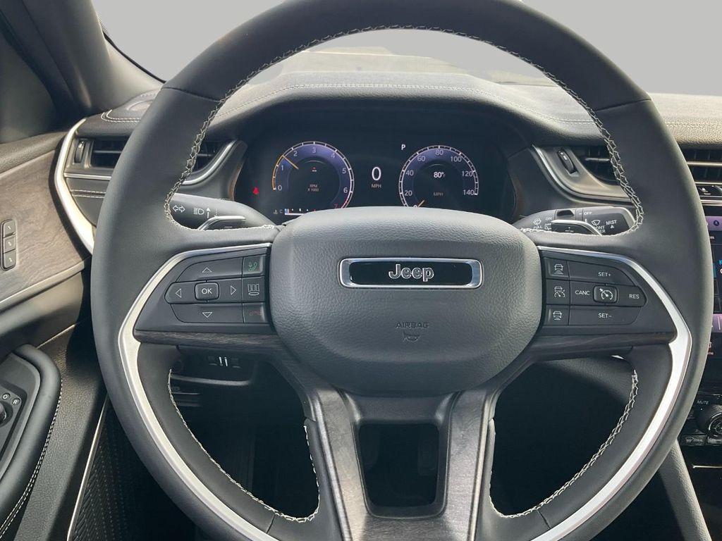 new 2025 Jeep Grand Cherokee car, priced at $48,745