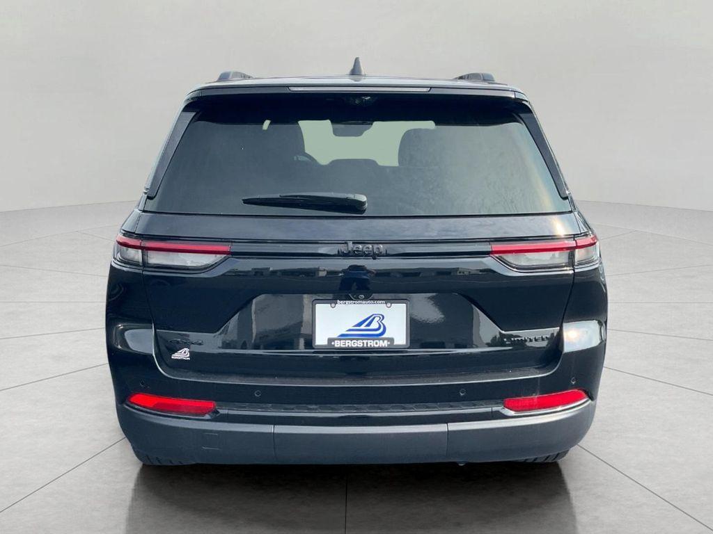new 2025 Jeep Grand Cherokee car, priced at $48,745