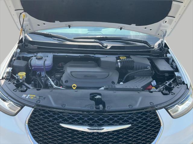 new 2025 Chrysler Pacifica car, priced at $45,462