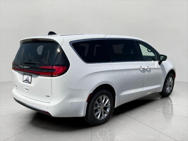 new 2025 Chrysler Pacifica car, priced at $45,462