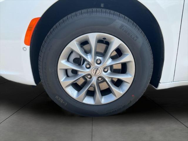 new 2025 Chrysler Pacifica car, priced at $45,462