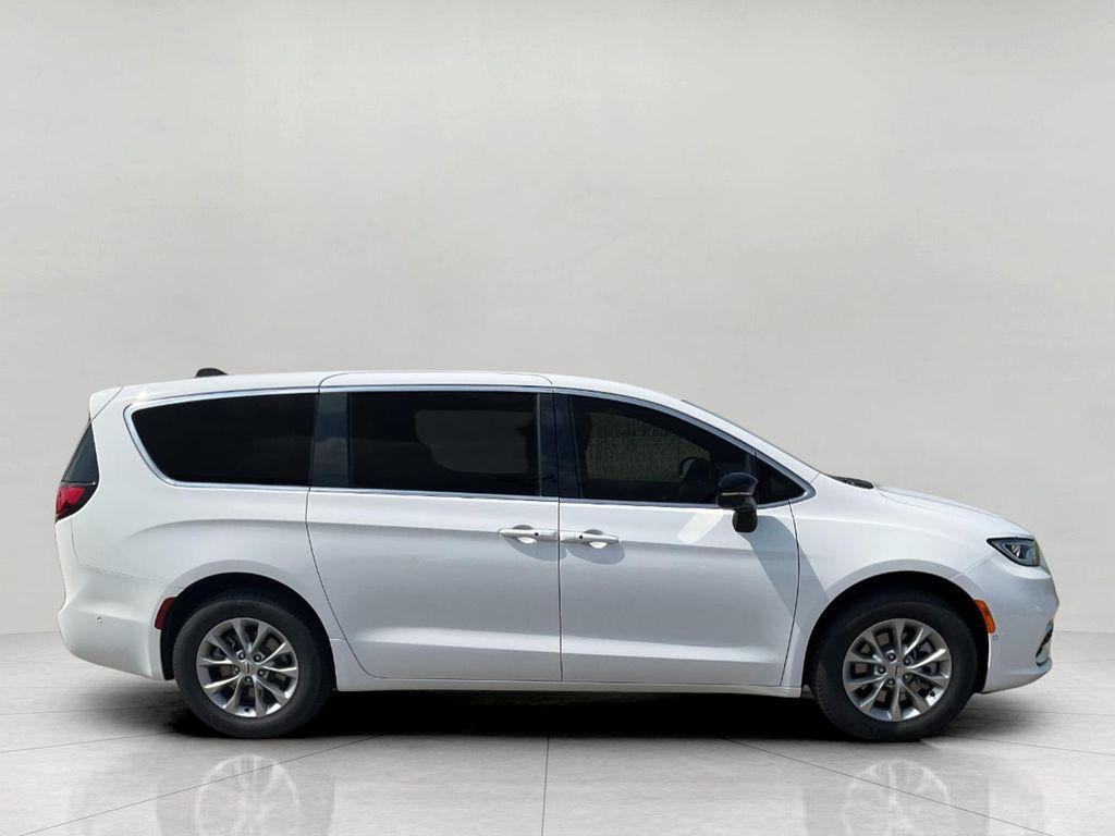 new 2025 Chrysler Pacifica car, priced at $42,145