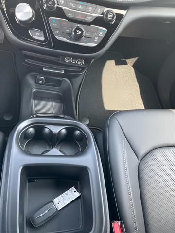 new 2025 Chrysler Pacifica car, priced at $45,462