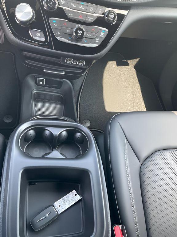 new 2025 Chrysler Pacifica car, priced at $42,145