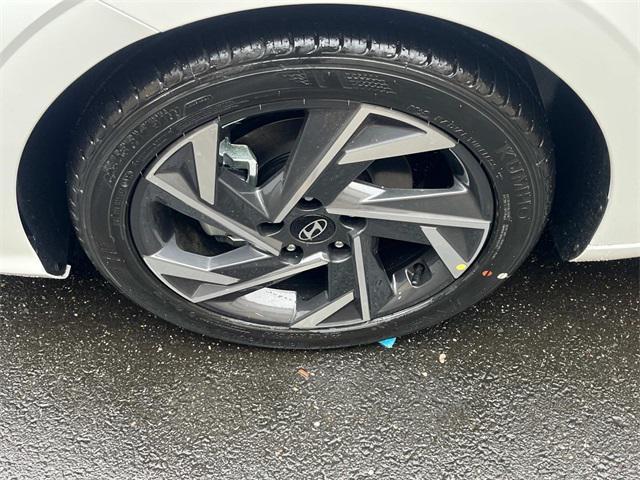 new 2025 Hyundai Elantra car, priced at $25,565