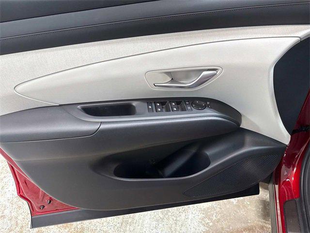 new 2025 Hyundai TUCSON Hybrid car, priced at $39,600