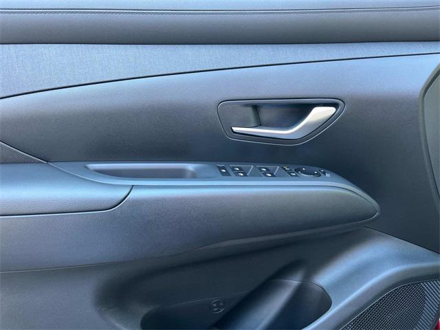 new 2025 Hyundai TUCSON Hybrid car, priced at $38,755