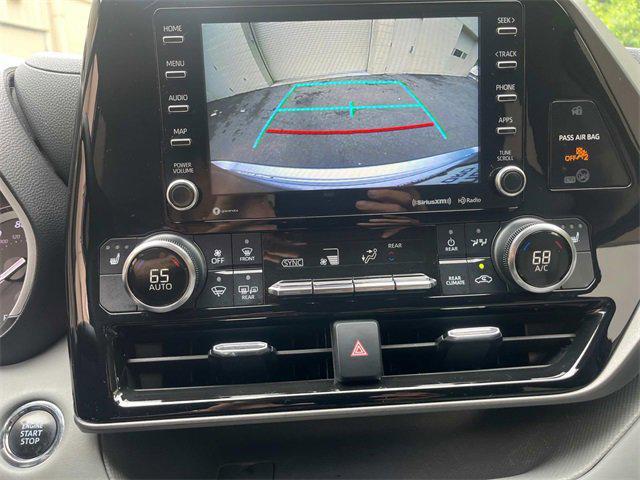 used 2022 Toyota Highlander car, priced at $29,291