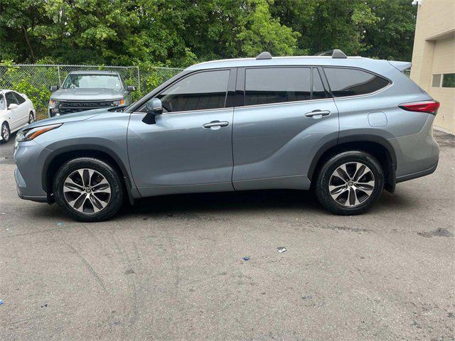 used 2022 Toyota Highlander car, priced at $29,291