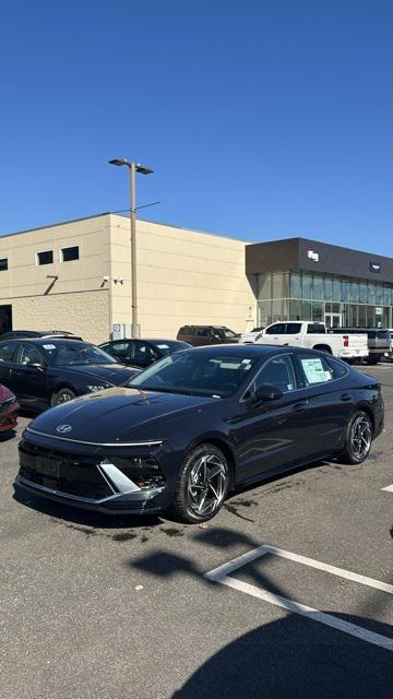 new 2024 Hyundai Sonata car, priced at $30,733