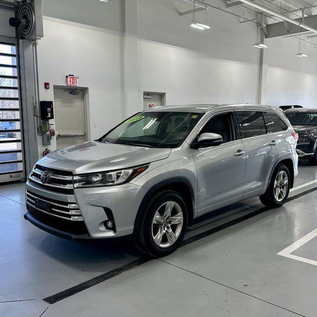 used 2019 Toyota Highlander car, priced at $28,922