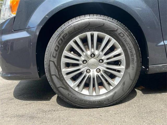 used 2014 Chrysler Town & Country car, priced at $9,499