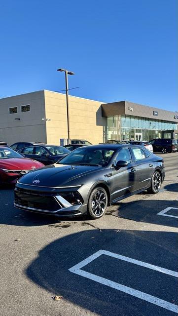 new 2024 Hyundai Sonata car, priced at $27,423