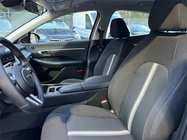 new 2025 Hyundai Sonata Hybrid car, priced at $33,010