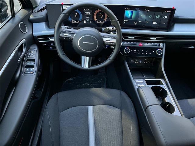 new 2025 Hyundai Sonata Hybrid car, priced at $33,010