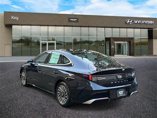 new 2025 Hyundai Sonata Hybrid car, priced at $33,010