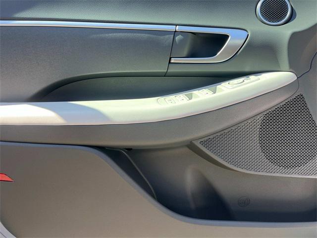 new 2025 Hyundai Sonata car, priced at $28,690