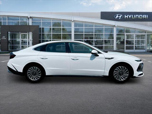 new 2025 Hyundai Sonata Hybrid car, priced at $39,660