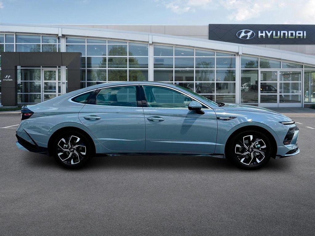 new 2024 Hyundai Sonata car, priced at $27,423